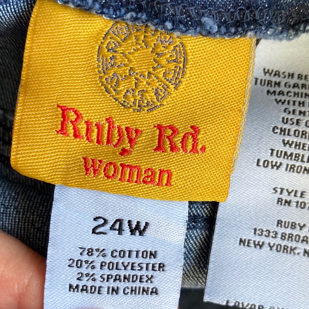 Ruby Rd. Jean Short pull on indigo denim with slimming contour waistband 24W - Picture 13 of 16